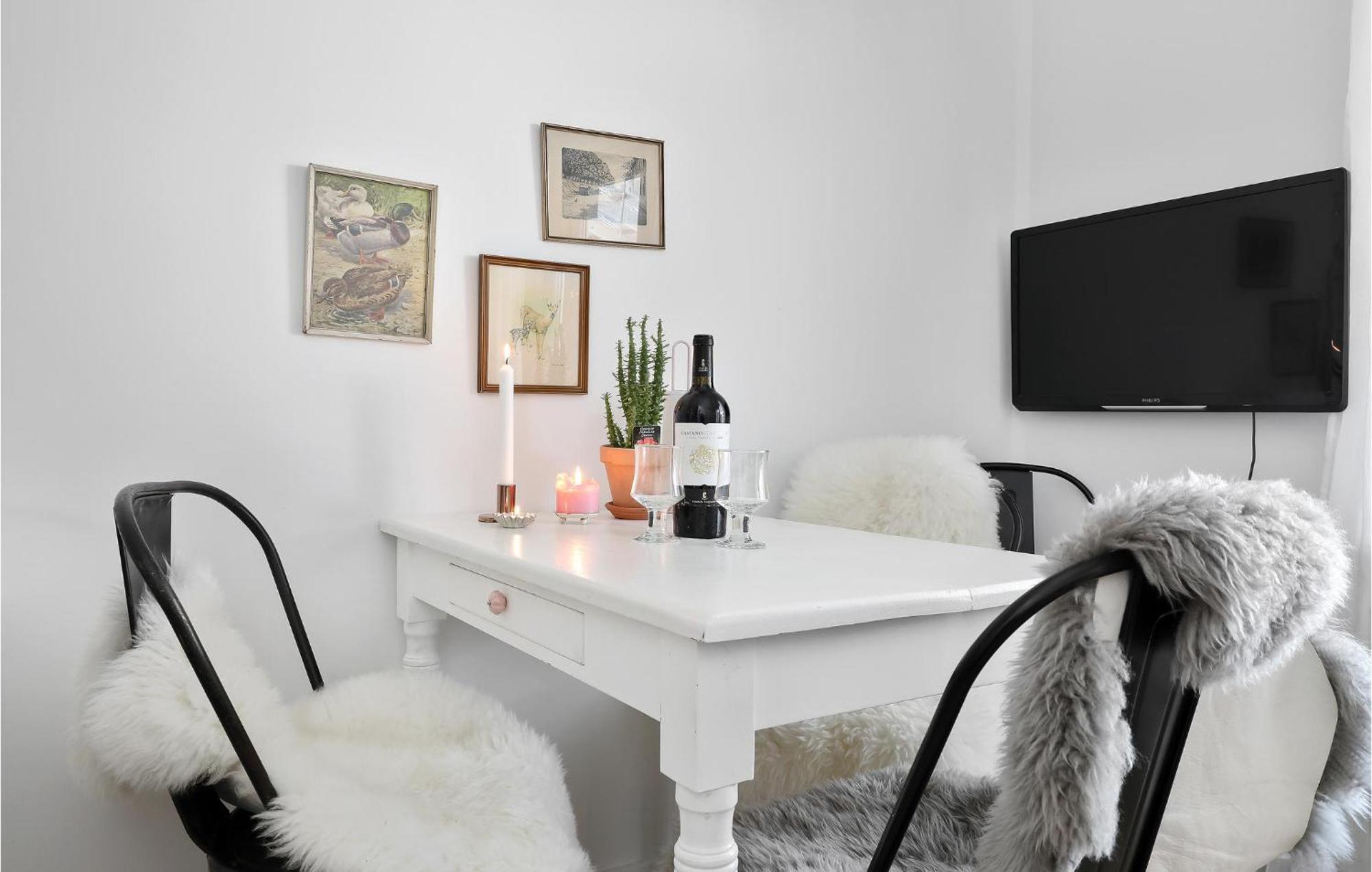 Beautiful Apartment In Neksø Exterior foto